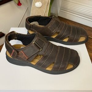 Clarks Brown Leather Kids Sandals - NWOT